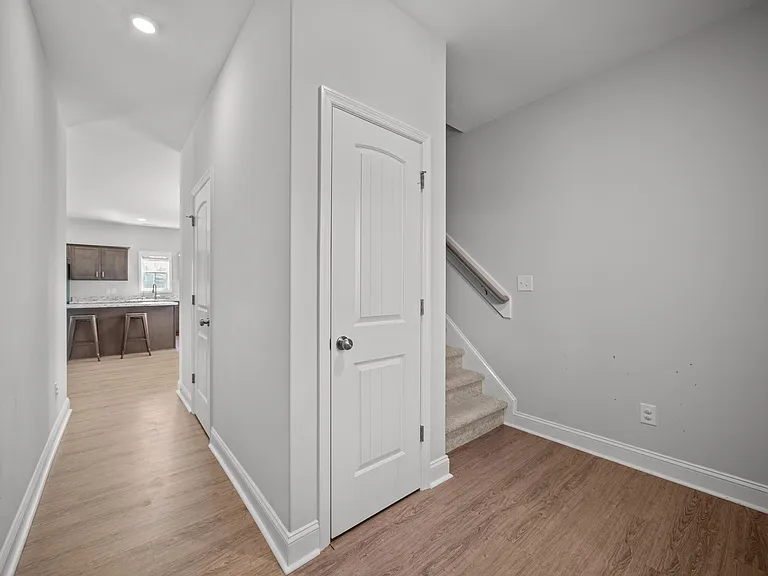 516 Poults Dr — Photo 10