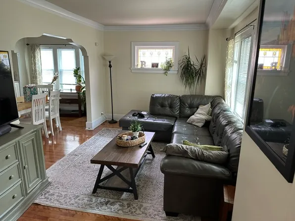 2062 Ludington Ave, Wauwatosa, WI 53226