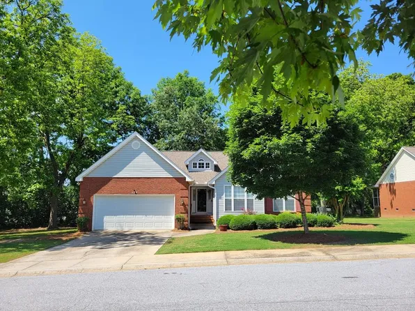 180 Orchard Park Dr, Greenwood, SC 29649