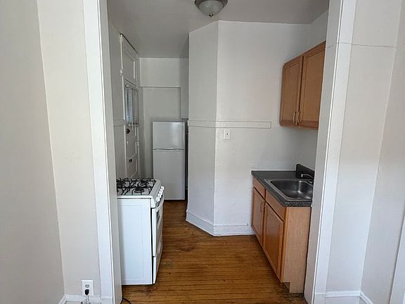 5th image of 1357-67 W Greenleaf Ave #3A