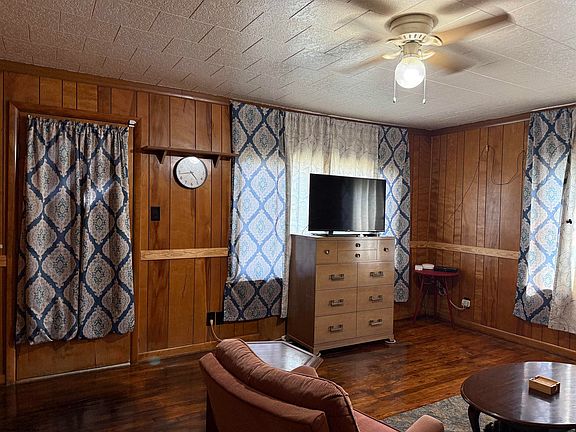 5th image of 8265 Gordon St