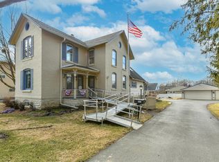 1824 Oakdale Dr, Waukesha, WI 53189