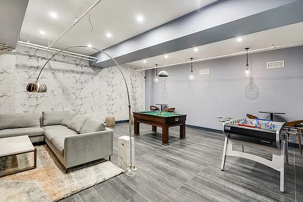 Rented by Tapiro Realty | media 32