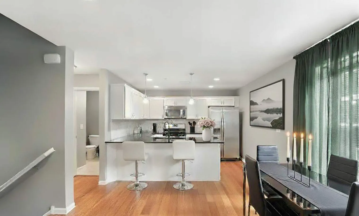3 bed, 3.0 bath, 1506 sqft, $5,964 — Photo 2