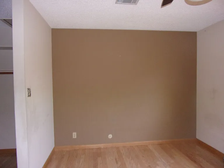 718 Linwood St — Photo 12