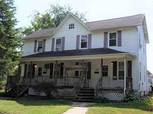 217-219 E Empire St, Freeport, IL 61032