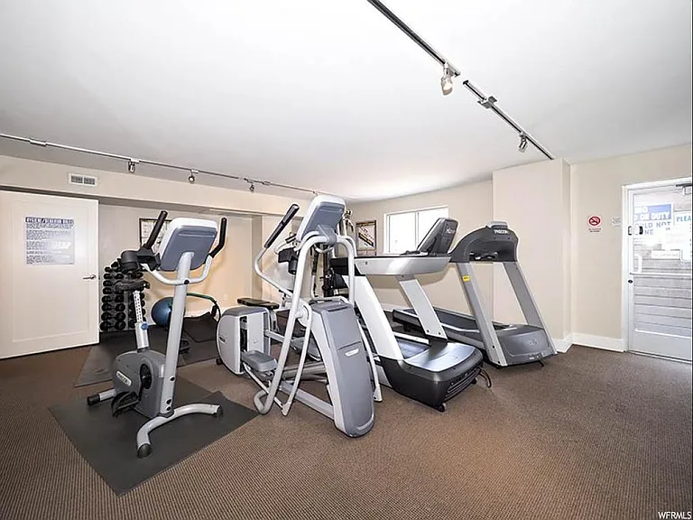 230 E Broadway St #804 — Photo 19
