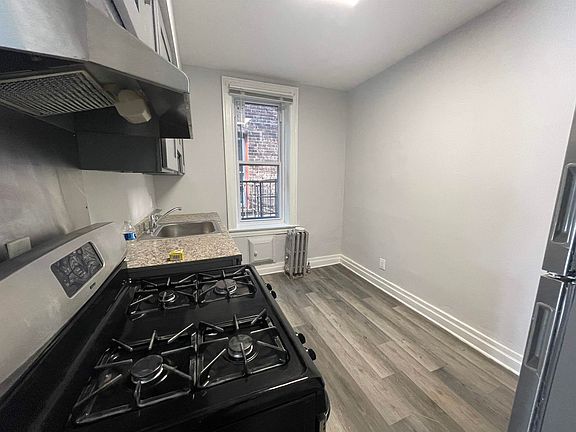 4th image of 234 Lexington Ave #5