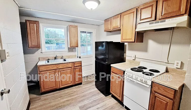 240 W High St #10 — Photo 1