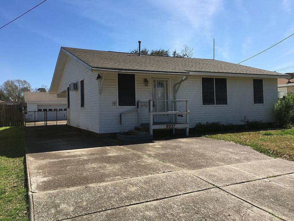 1st image of 2037 8th St