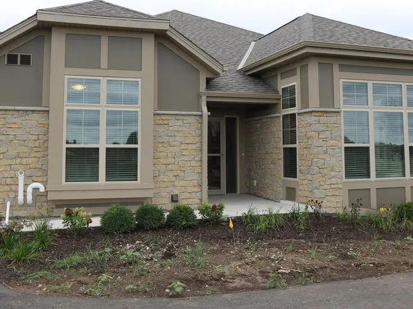 163 Lahinch LOOP #31, North Prairie, WI 53153