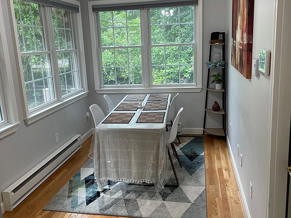5th image of 17 Kensington Dr