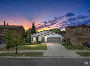 10304 Riata Ln, Bakersfield, CA 93306