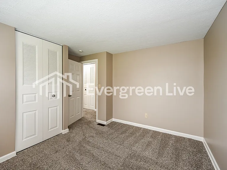 6481 Southgate Pl — Photo 11