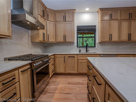 4th image of 58319 Billy Creek Rd
