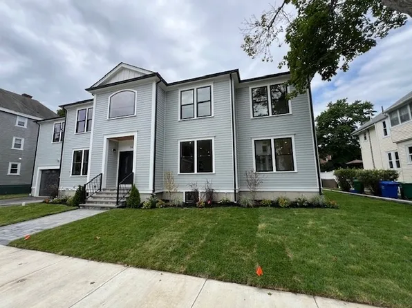 34 John St, Newton, MA 02459