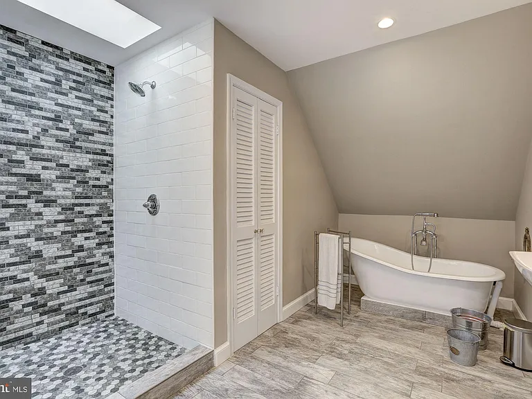 5204 Westwood Dr — Photo 31