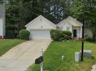 113 Bottlebrush Ct, Holly Springs, NC 27540