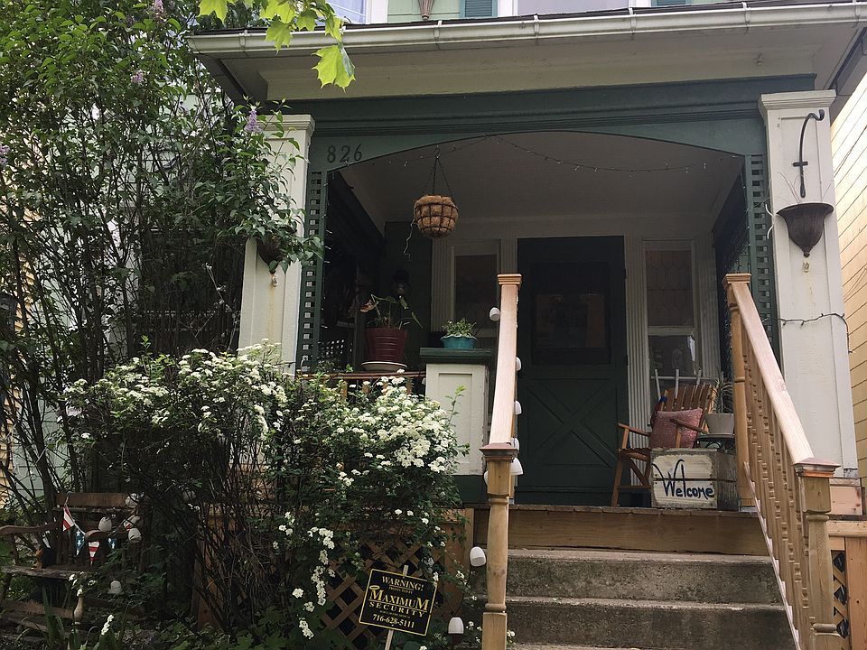 2nd image of 826 Ashland Ave