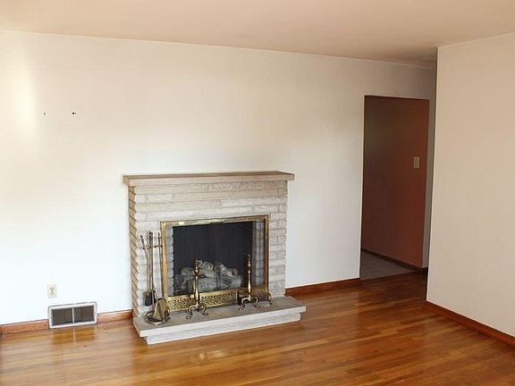 2nd image of 1685 Margate Dr