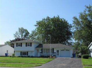 54 W Crest Dr, Rochester, NY 14606