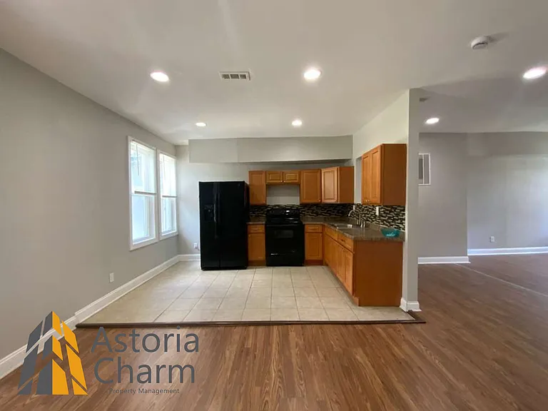 730 N Edgewood St — Photo 9