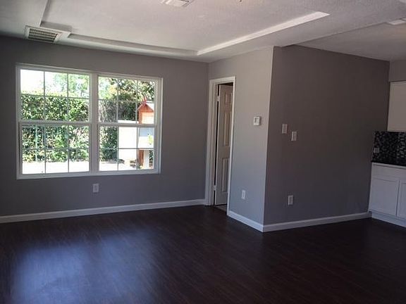 5th image of 538 E Main St APT 4