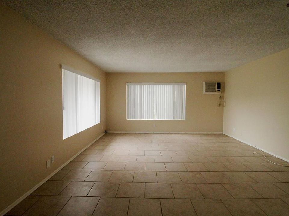 1st image of 1226 E 2nd St APT 6