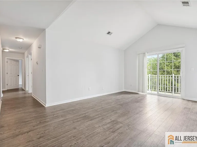 2602 Cypress Ln — Photo 5