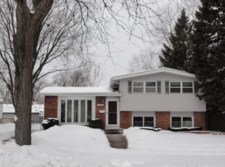 4002 Raymond Ave, Brookfield, IL 60513