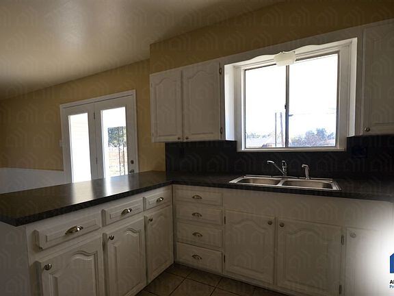 5th image of 2769 Harvard Ave