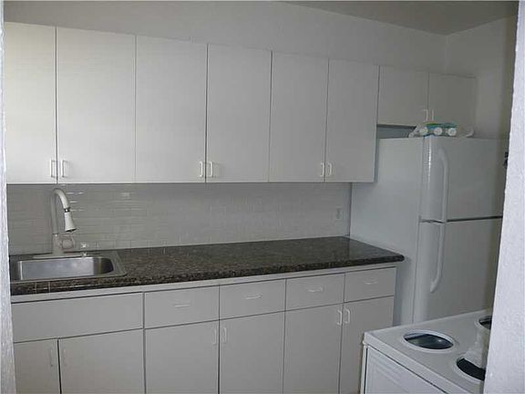 4th image of 621 NW 45th Ave