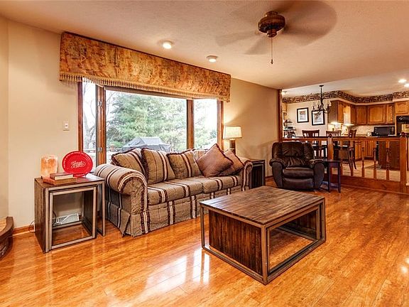 4th image of 9515 Catalpa Cir