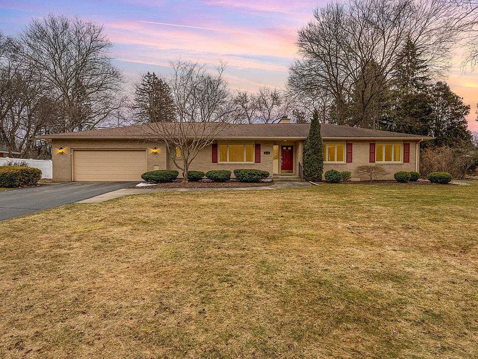 1st image of 1301 N Parkway Dr