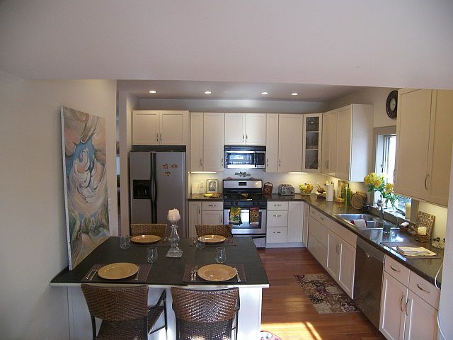 2nd image of 102 East St