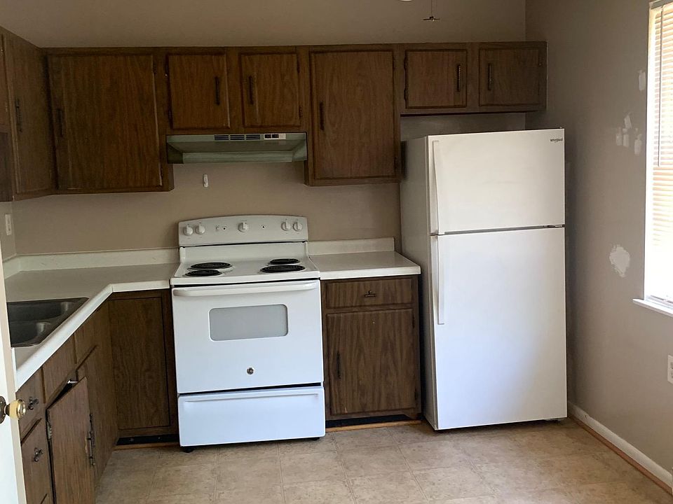 2nd image of 238 Cameron St