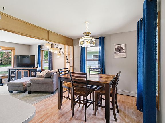 3rd image of 204 2nd St NW