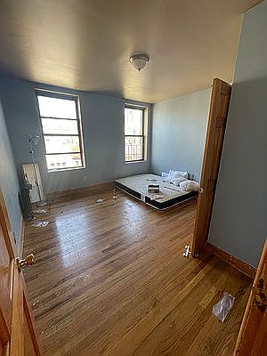 1st image of 40 Saint Nicholas Pl APT 6B
