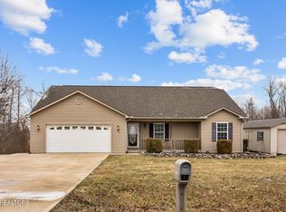 825 Grace Hill Dr, Crossville, TN 38571