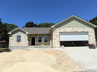 107 W Outer Dr, Canyon Lake, TX 78133