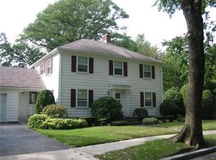 5 Saxon Rd, Worcester, MA 01602