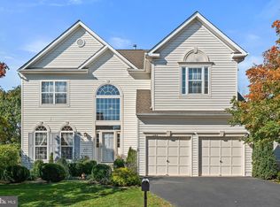 1242 Barksdale Dr NE, Leesburg, VA 20176