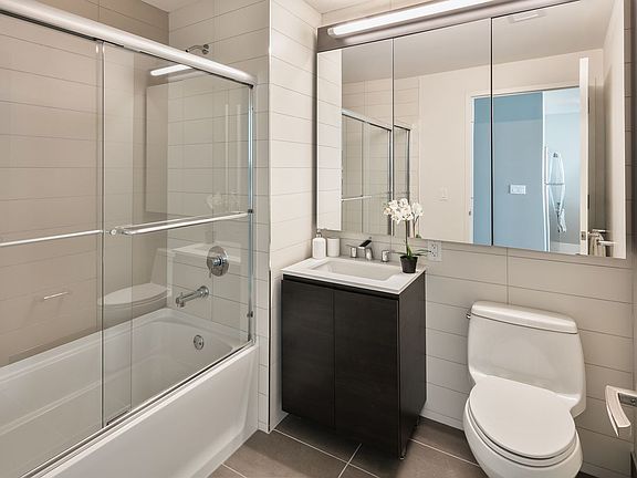 5th image of 4212 28th St APT 12E