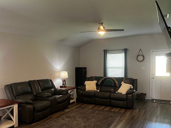 5th image of 2401 Elba Dr