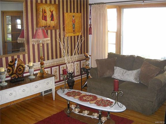 4th image of 3323 Simmons Ave