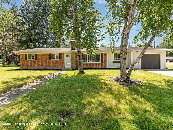 3rd image of 2746 Briarwood Dr