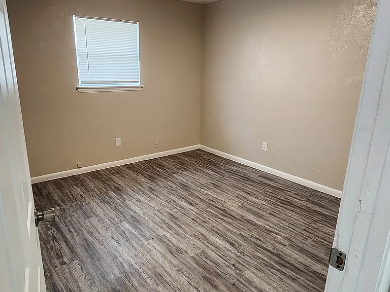 610 Casa Dr — Photo 8