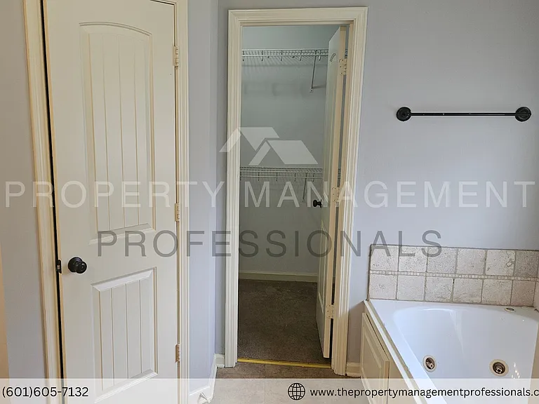 121 Cherry Laurel Cir — Photo 12