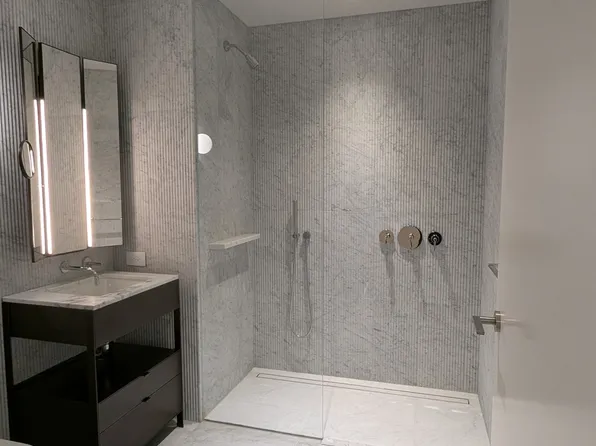 135 East 47th Street image 10 of 23