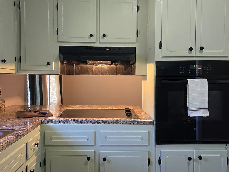 633 Meadowbrook Dr — Photo 3